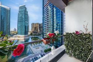 Daniels Studio with Lake View in JLT