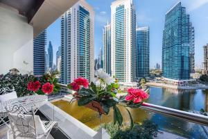 Daniels Studio with Lake View in JLT