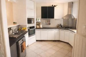 house sleeps 6 Garden and terrace