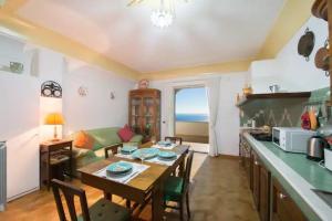 Casa Raffaele, terrace with solarium and sea view