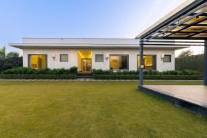 Levante farms by ELIVAAS