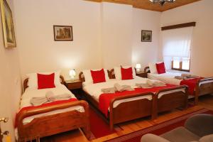 Xhulio Castle Walk Guesthouse