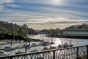 Finest Retreats - Smugglers Loft at Mixtow Creek