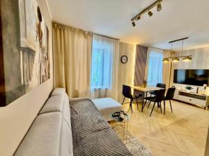 Fly Apartment Modlin by JumpInHere