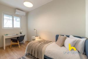 Sunny Athenian Oasis Spacious Family Haven!