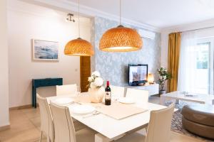 102 Seafront 3Bed Sliema with pool by Homely