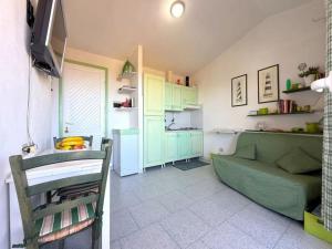 Charming sea-view apartment with pool