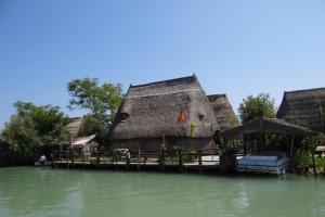 Apartment Waterfront Porto Santa Margherita 53500