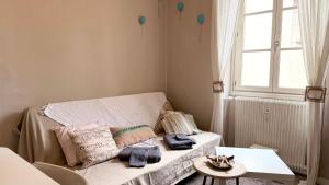 Le Mars - 2 voyageurs - Republique - Central