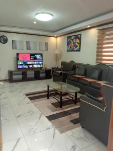 CasaCavite - Your Chill Hideaway and Mini-Resort Just Minutes fromthe Tagaytay-Silang-Nuvali Action!