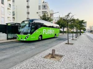 The Seashell Armação Beach Apartment