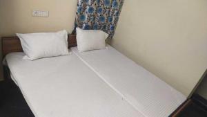 Hotel O White Carnations Hotels