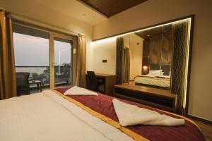 Casa Marina Beachfront Resort