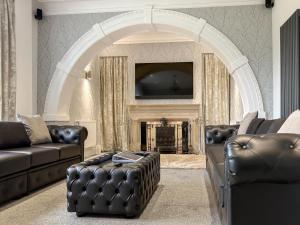 6 Bed in Chapel-en-le-Frith oc-c34371