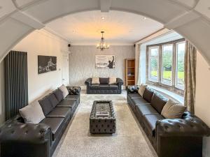 6 Bed in Chapel-en-le-Frith oc-c34371