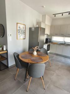 Leaf Volos apartment with private parking