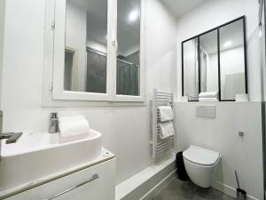 UrbanFlat 126 - Grand Appartement Parisien dans le centre