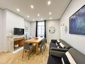 UrbanFlat 126 - Grand Appartement Parisien dans le centre