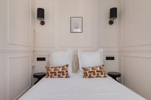 Spacious 6PAX flat in the city center