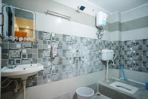 Click Find Stay Orderly Bazar