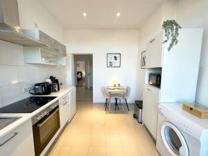 3-Zimmerwohnung mit 2 Balkonen-Kaffee - Smart TV - WLAN