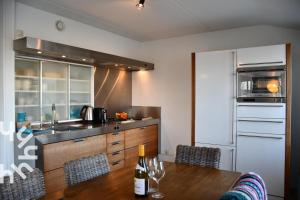 OV756 - Spacious 2-person apartment near Giethoorn with a beautiful view over the water