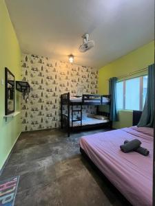 Cameron Mossy Home @ Quintet