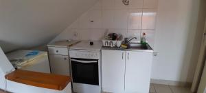 Airport Guesthouse Rooms and Apartmants