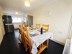 Comfort Private Rooms in Three bedroom House