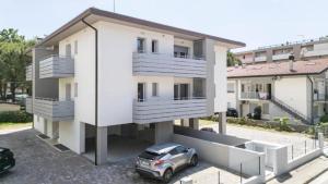 Elegant and luminous apartment with terrace