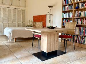 CASSIS VILLA PHILAE T2 jardin, piscine,