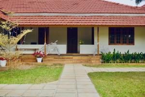 50 Fables Vintage Kerala Pool Home