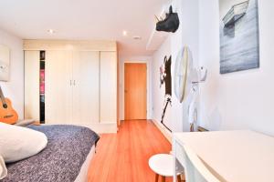 The Cardiff Loft Residence 2BR Apartment