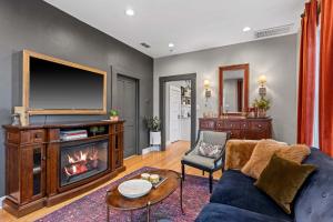 Hello Bungalow - Hot Tub Fire Pit 1 BLK to Main