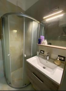 Ambra Next to Golem 2