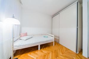 Flexible SelfCheckIns 216 - Zagreb - 3 Bedrooms - Garage
