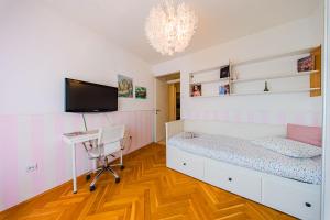 Flexible SelfCheckIns 216 - Zagreb - 3 Bedrooms - Garage