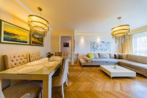 Flexible SelfCheckIns 216 - Zagreb - 3 Bedrooms - Garage