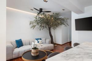 Glyfada Lux Olive Suites - Aura & Glow