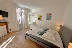 Old Antibes 2 Guests