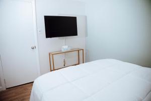 Two Bedroom Apartment Near Downtown Boston with Free Parking