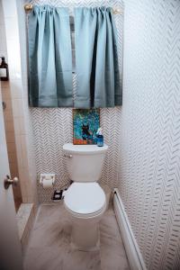 Two Bedroom Apartment Near Downtown Boston with Free Parking