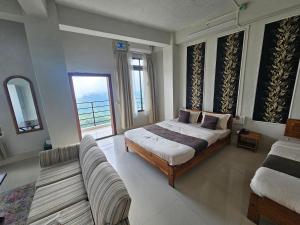 Seasons Hotel