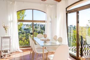 Villa Sol Y Mar by Abahana Villas