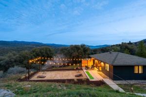 New! Stunning views Hot tub King beds