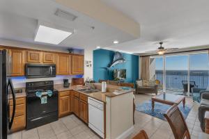 Luxury Condo with Huge Private Balcony on Lake Bryan