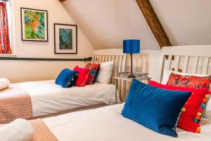 The Old Paul Pry by Leap Escapes