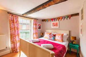 The Old Paul Pry by Leap Escapes