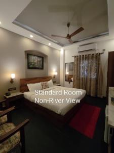 Meeram Ganga, A Heritage Stay by the Ganges at Triveni Ghat