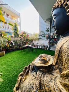 Casa-Boho ! 3BHK Mediterranean stay with Jacuzzi